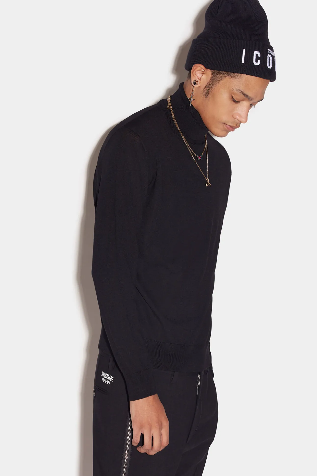 D2 Turtleneck Pullover